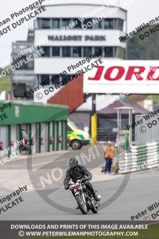 Vintage motorcycle club;eventdigitalimages;mallory park;mallory park trackday photographs;no limits trackdays;peter wileman photography;trackday digital images;trackday photos;vmcc festival 1000 bikes photographs